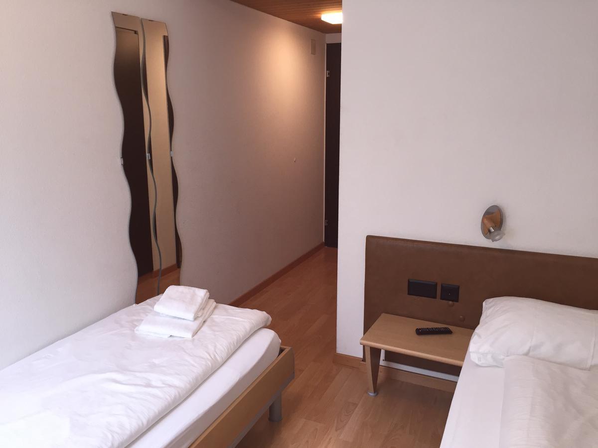 Hotel & Restaurant Stadthof Glarus Exterior photo