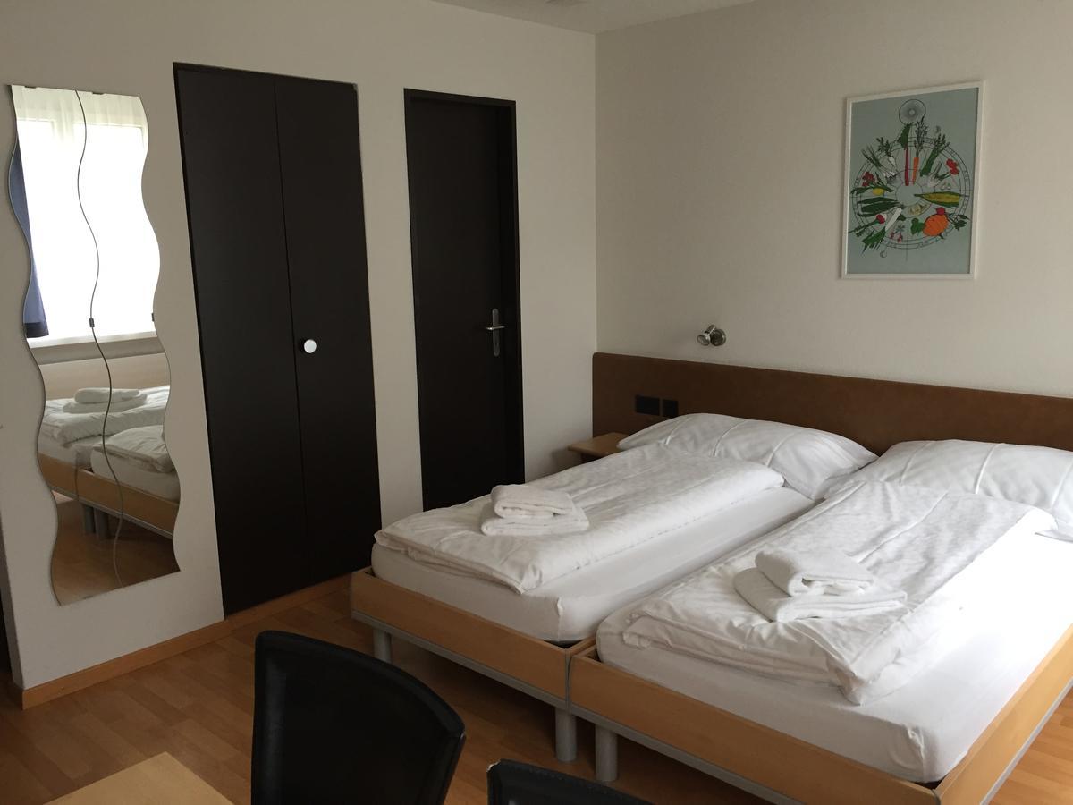 Hotel & Restaurant Stadthof Glarus Exterior photo