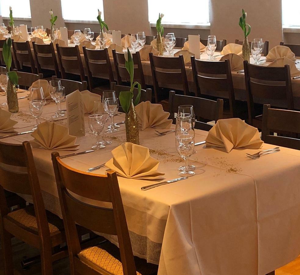 Hotel & Restaurant Stadthof Glarus Exterior photo